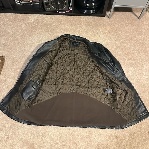 Beautiful Men’s Faux Leather Jacket - Picture 5 of 6